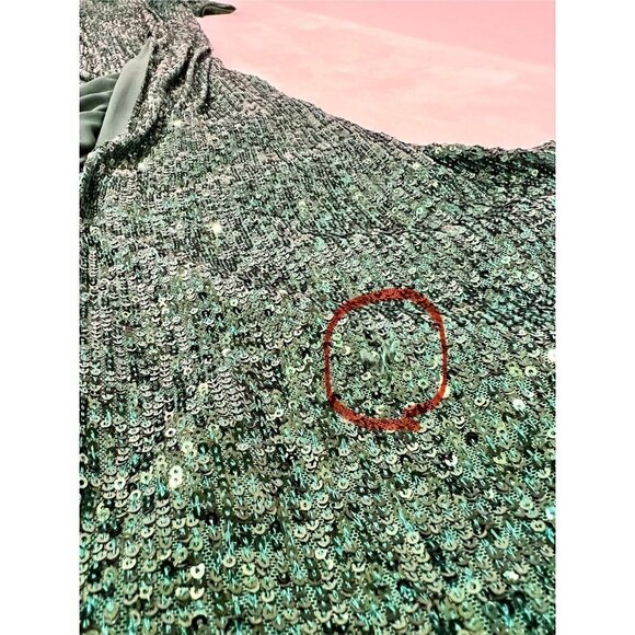 La Femme Size 10 Sequin Long Sleeve Back Cutout Gown Emerald Green *Thread Pull* - Picture 4 of 14